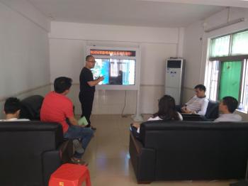 走出去、請(qǐng)進(jìn)來(lái) 創(chuàng)偉達(dá)力推電子公交站牌