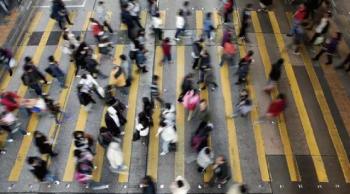 行人闖紅燈顯示屏又露臉央視啦！人臉識別助力整治行人闖紅燈